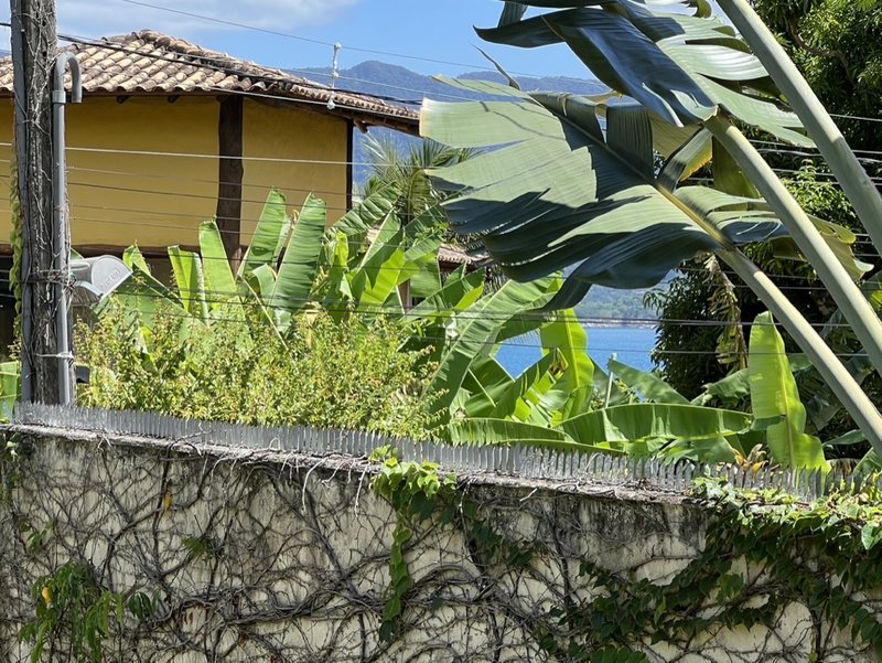 VENDE-SE CASA 4 QUARTOS - 220M2 - EXCELENTE OPORTUNIDADE DE TER SUA CASA EM ILHABELA!! Rua Projetada  Ilhabela - 