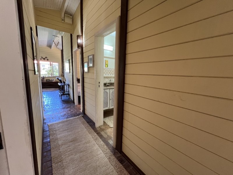 VENDE-SE CASA 4 QUARTOS - 220M2 - EXCELENTE OPORTUNIDADE DE TER SUA CASA EM ILHABELA!! Rua Projetada  Ilhabela - 