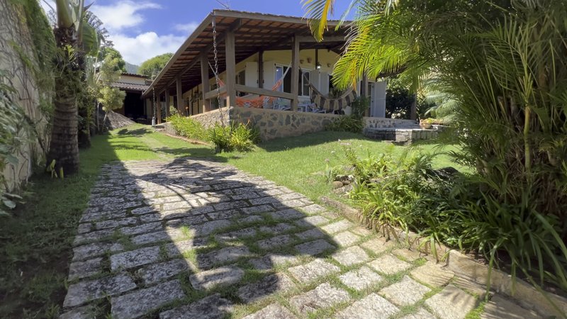 VENDE-SE CASA 4 QUARTOS - 220M2 - EXCELENTE OPORTUNIDADE DE TER SUA CASA EM ILHABELA!! Rua Projetada  Ilhabela - 
