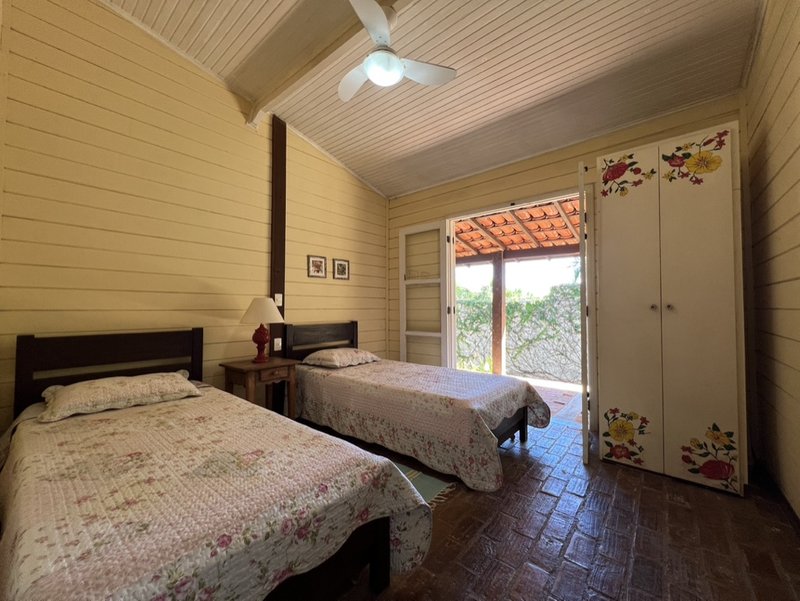 VENDE-SE CASA 4 QUARTOS - 220M2 - EXCELENTE OPORTUNIDADE DE TER SUA CASA EM ILHABELA!! Rua Projetada  Ilhabela - 