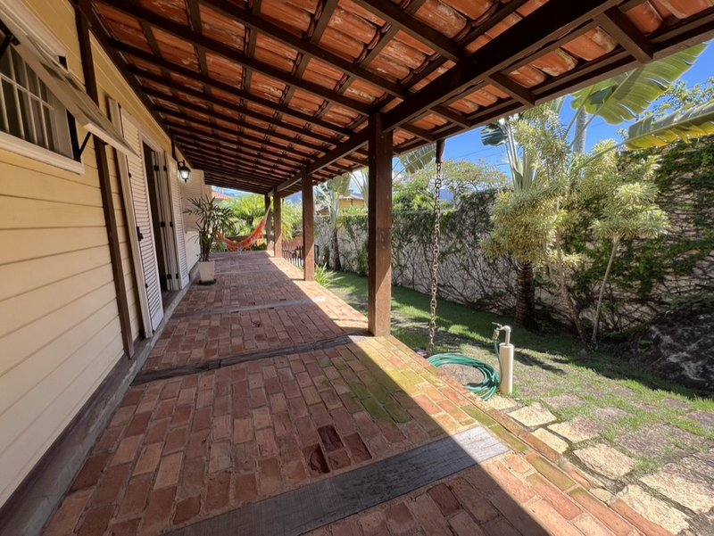 VENDE-SE CASA 4 QUARTOS - 220M2 - EXCELENTE OPORTUNIDADE DE TER SUA CASA EM ILHABELA!! Rua Projetada  Ilhabela - 