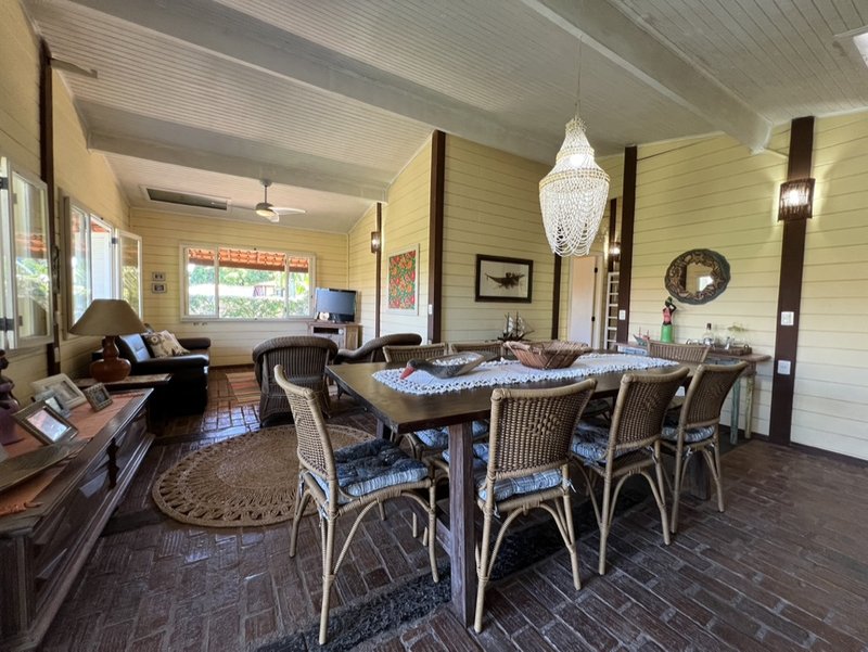 VENDE-SE CASA 4 QUARTOS - 220M2 - EXCELENTE OPORTUNIDADE DE TER SUA CASA EM ILHABELA!! Rua Projetada  Ilhabela - 