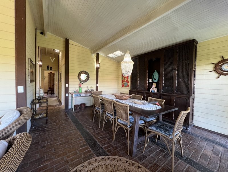 VENDE-SE CASA 4 QUARTOS - 220M2 - EXCELENTE OPORTUNIDADE DE TER SUA CASA EM ILHABELA!! Rua Projetada  Ilhabela - 