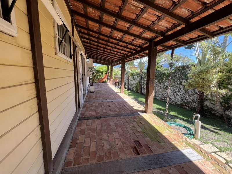 VENDE-SE CASA 4 QUARTOS - 220M2 - EXCELENTE OPORTUNIDADE DE TER SUA CASA EM ILHABELA!! Rua Projetada  Ilhabela - 