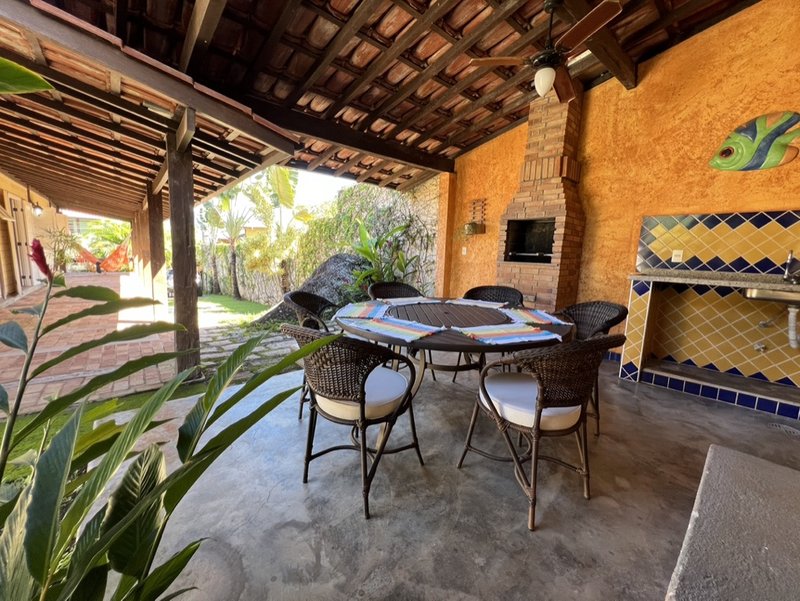 VENDE-SE CASA 4 QUARTOS - 220M2 - EXCELENTE OPORTUNIDADE DE TER SUA CASA EM ILHABELA!! Rua Projetada  Ilhabela - 