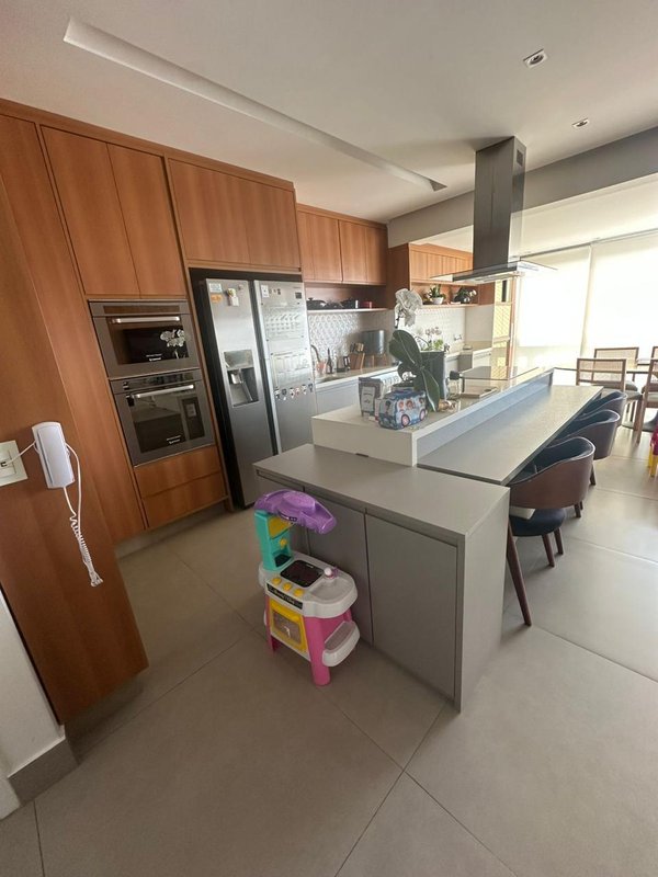 VENDE-SE APARTAMENTO&ndash; PRONTO PARA MORAR - 93m2 &ndash; AO LADO DO SHOPPING MORUMBI Rua Henri Dunant São Paulo - 