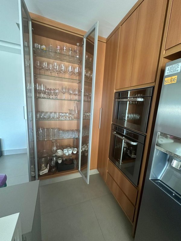 VENDE-SE APARTAMENTO&ndash; PRONTO PARA MORAR - 93m2 &ndash; AO LADO DO SHOPPING MORUMBI Rua Henri Dunant São Paulo - 