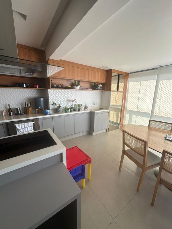 VENDE-SE APARTAMENTO&ndash; PRONTO PARA MORAR - 93m2 &ndash; AO LADO DO SHOPPING MORUMBI Rua Henri Dunant São Paulo - 