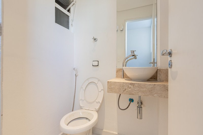 ALUGO IM&Oacute;VEL COMERCIAL &ndash; PINHEIROS - 540m2 - 14 VAGAS Rua Henrique Schaumann São Paulo - 