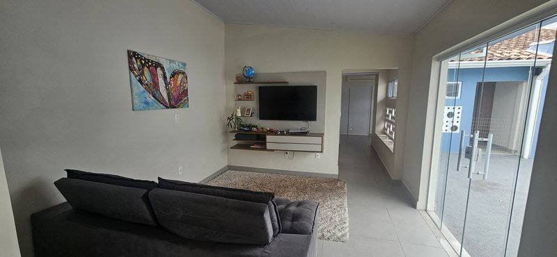 ✨Se você busca uma casa moderna, prática e com espaço de sobra, essa é a oportunidade!!  Caraguatatuba - 