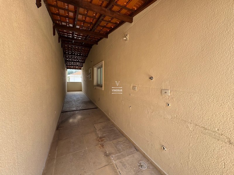 Sobrado em condom&iacute;nio fechado 4 dormit&oacute;rios sendo 1 su&iacute;te + 3 vagas de garagem  Guarulhos - 