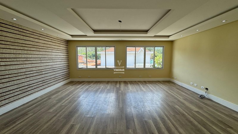 Sobrado em condom&iacute;nio fechado 4 dormit&oacute;rios sendo 1 su&iacute;te + 3 vagas de garagem  Guarulhos - 