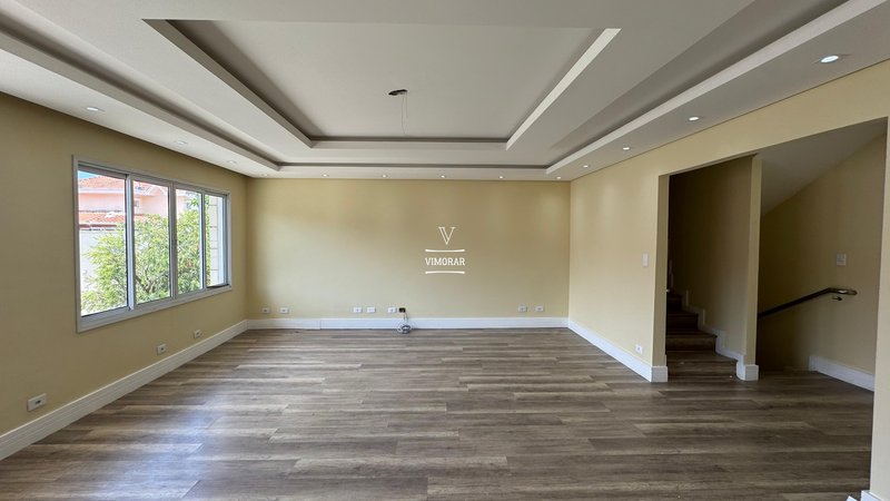 Sobrado em condom&iacute;nio fechado 4 dormit&oacute;rios sendo 1 su&iacute;te + 3 vagas de garagem  Guarulhos - 