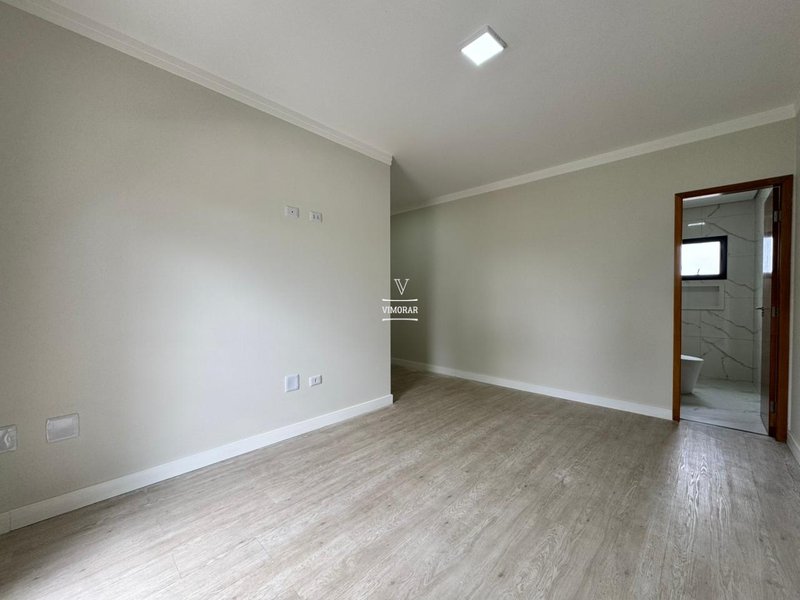 Sobrado 3 su&iacute;tes + 3 vagas de garagem  Guarulhos - 