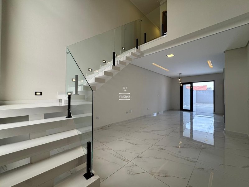 Sobrado 3 su&iacute;tes + 3 vagas de garagem  Guarulhos - 