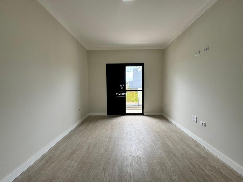 Sobrado 3 su&iacute;tes + 3 vagas de garagem  Guarulhos - 