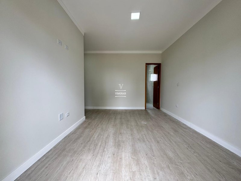 Sobrado 3 su&iacute;tes + 3 vagas de garagem  Guarulhos - 