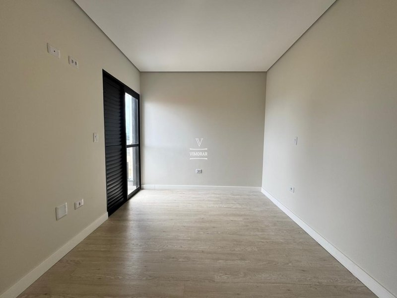 Sobrado 3 su&iacute;tes + 3 vagas de garagem  Guarulhos - 