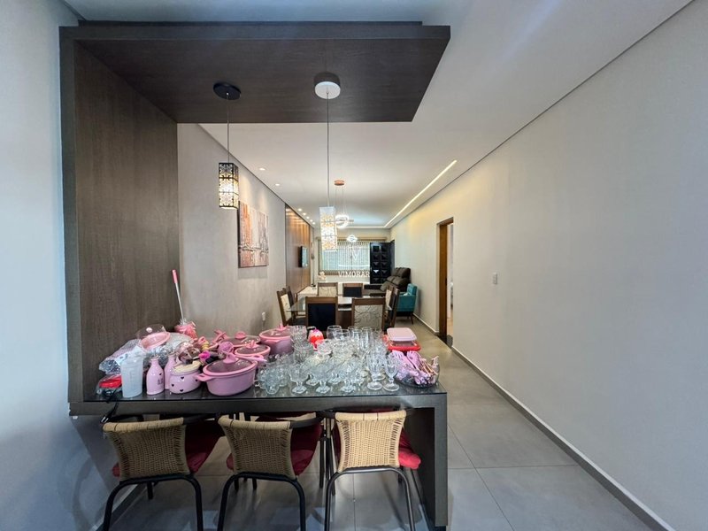 Casa 3 dormit&oacute;rios sendo 1 su&iacute;te + &aacute;rea gourmet com piscina  Itaquaquecetuba - 