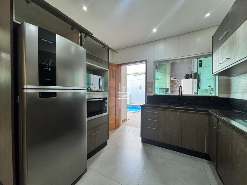 Casa 3 dormit&oacute;rios sendo 1 su&iacute;te + &aacute;rea gourmet com piscina  Itaquaquecetuba - 