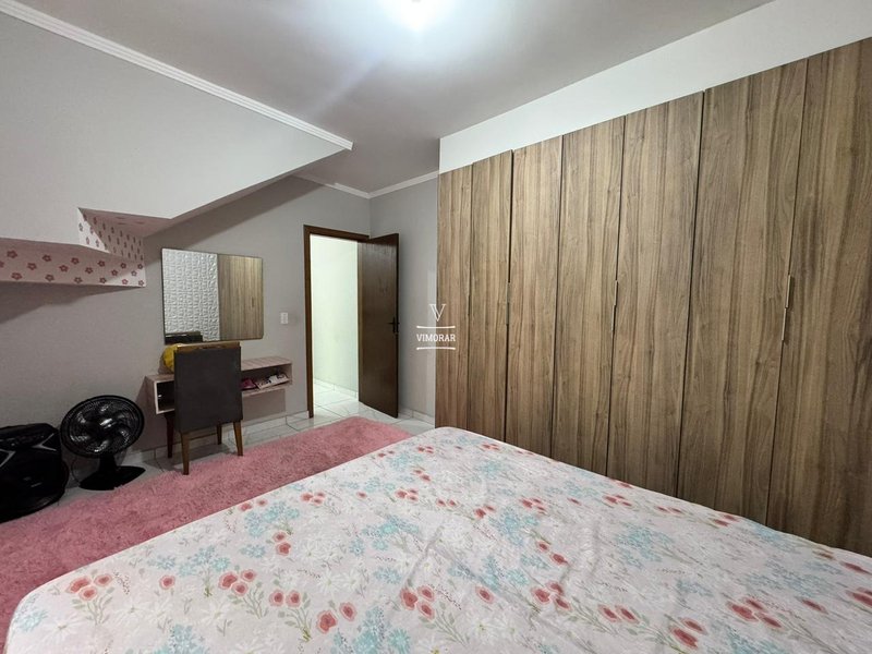 Sobrado 2 dormit&oacute;rios + 2 vagas de garagem  Itaquaquecetuba - 