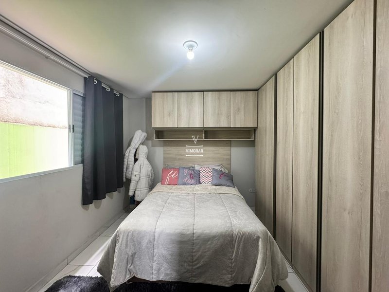 Sobrado 2 dormit&oacute;rios + 2 vagas de garagem  Itaquaquecetuba - 