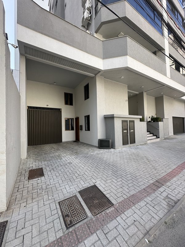 Apartamento em Itapema, Meia Praia, 3 Dormitórios próximo Russi Russi  Itapema - 