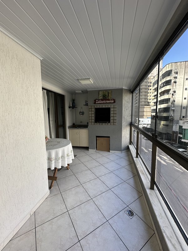 Apartamento em Itapema, Meia Praia, 3 Dormitórios próximo Russi Russi  Itapema - 