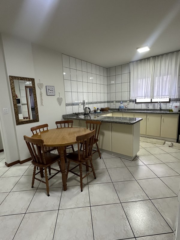 Apartamento em Itapema, Meia Praia, 3 Dormitórios próximo Russi Russi  Itapema - 
