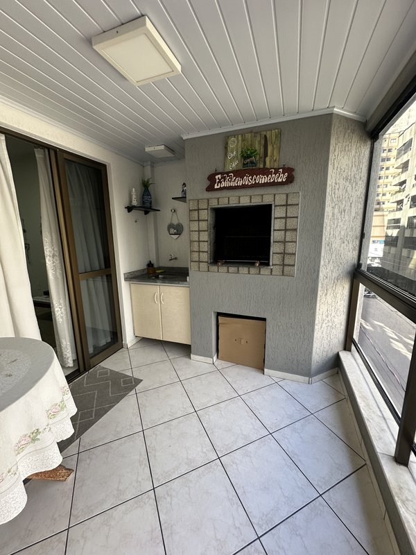 Apartamento em Itapema, Meia Praia, 3 Dormitórios próximo Russi Russi  Itapema - 