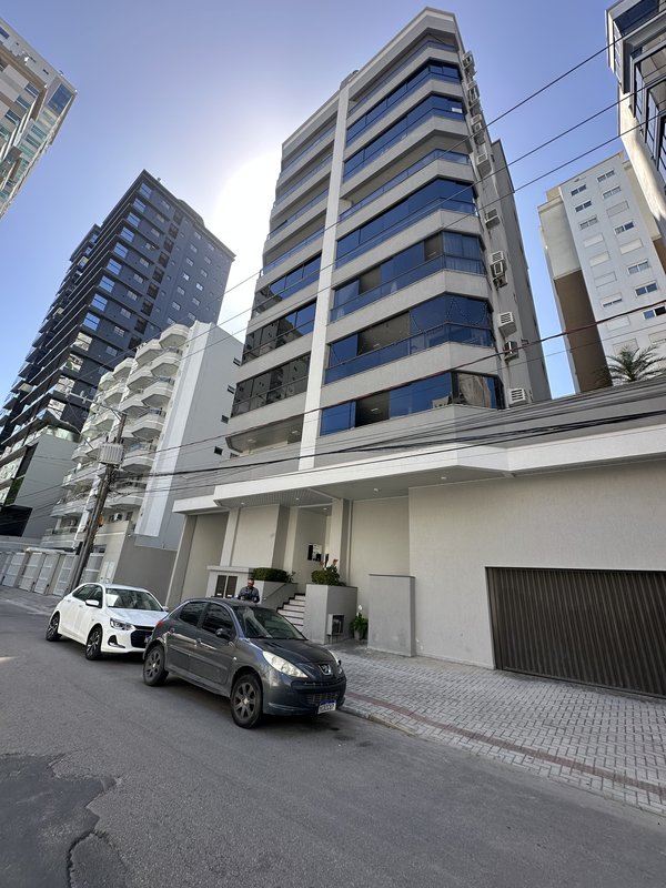 Apartamento em Itapema, Meia Praia, 3 Dormitórios próximo Russi Russi  Itapema - 