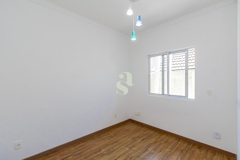 Sobrado &agrave; venda em Santa Felicidade &ndash; 104 m&sup2; | 3 quartos (1 su&iacute;te) | 1 vaga Rua Daniel Cesário Pereira Curitiba - 