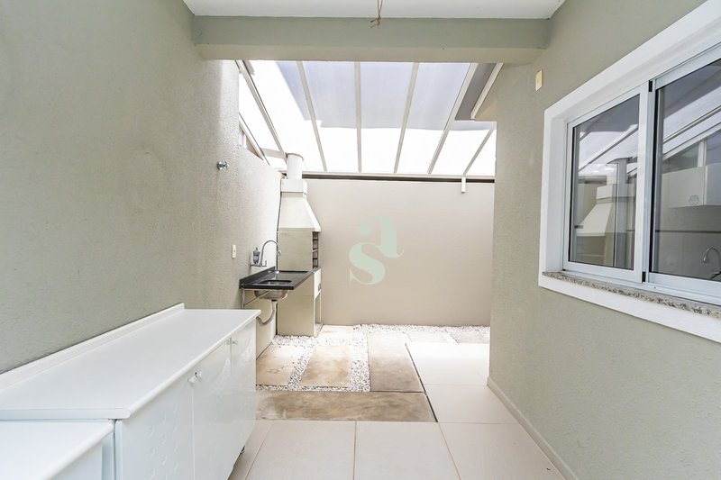 Sobrado &agrave; venda em Santa Felicidade &ndash; 104 m&sup2; | 3 quartos (1 su&iacute;te) | 1 vaga Rua Daniel Cesário Pereira Curitiba - 