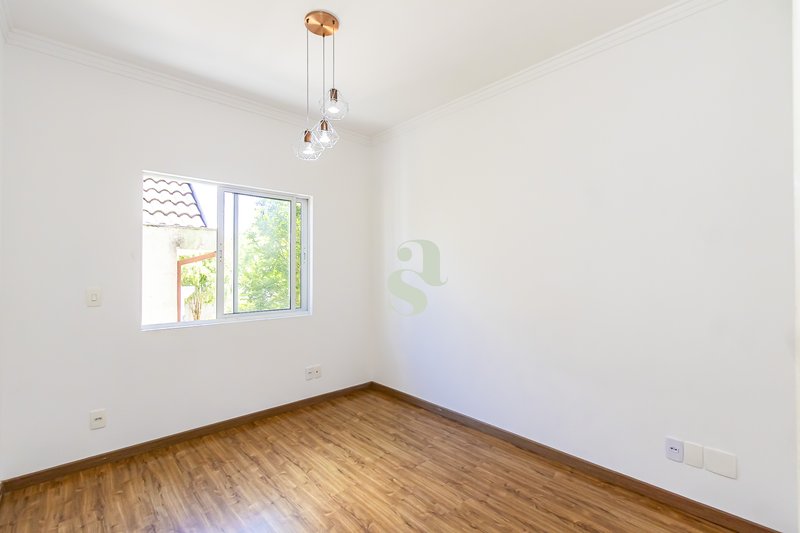 Sobrado &agrave; venda em Santa Felicidade &ndash; 104 m&sup2; | 3 quartos (1 su&iacute;te) | 1 vaga Rua Daniel Cesário Pereira Curitiba - 