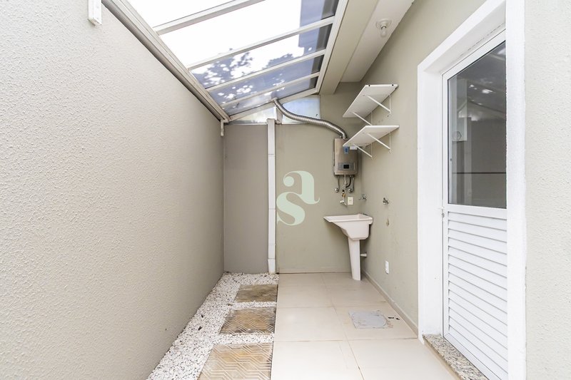 Sobrado &agrave; venda em Santa Felicidade &ndash; 104 m&sup2; | 3 quartos (1 su&iacute;te) | 1 vaga Rua Daniel Cesário Pereira Curitiba - 