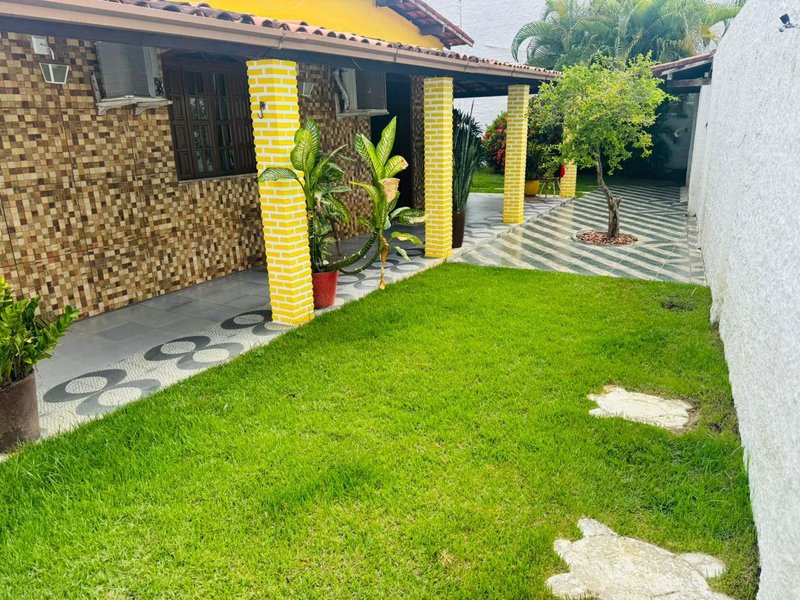 CASA 4 QUARTOS VARANDA ÁREA VERDE PISCINA GARAGEM 5 CARROS À VENDA EM JAUÁ! Alameda Via Parque Camaçari - 