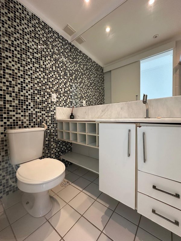 APARTAMENTO VISTA MAR NASCENTE 2 QUARTOS SUÍTE VARANDA PISCINA GARAGENS À VENDA NA BARRA! Rua Engenheiro Milton Oliveira Salvador - 