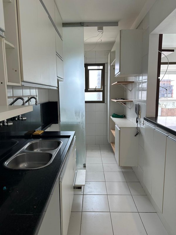 APARTAMENTO VISTA MAR NASCENTE 2 QUARTOS SUÍTE VARANDA PISCINA GARAGENS À VENDA NA BARRA! Rua Engenheiro Milton Oliveira Salvador - 