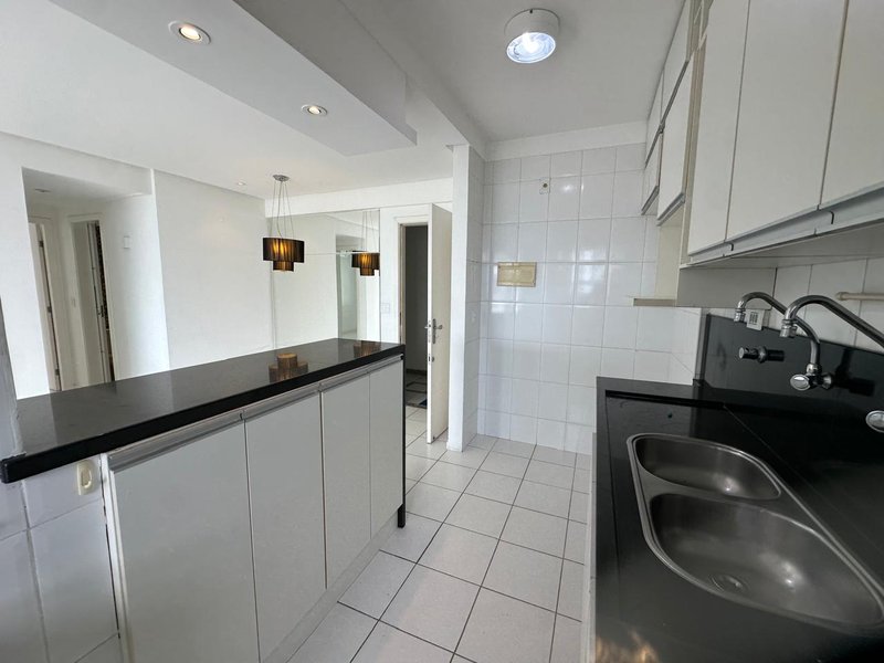 APARTAMENTO VISTA MAR NASCENTE 2 QUARTOS SUÍTE VARANDA PISCINA GARAGENS À VENDA NA BARRA! Rua Engenheiro Milton Oliveira Salvador - 