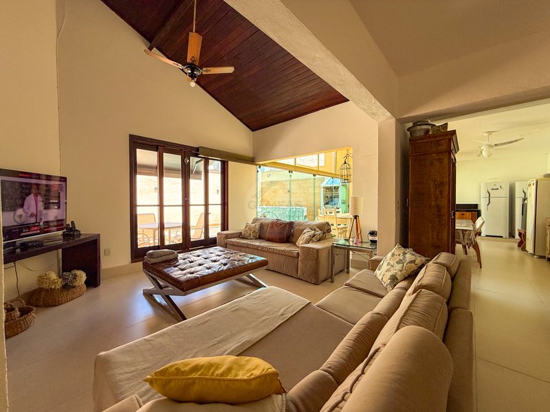 Casa ampla e aconchegante fora de Condom&iacute;nio em Juquehy - VENDA, LOCA&Ccedil;&Atilde;O DI&Aacute;RIA  São Sebastião - 