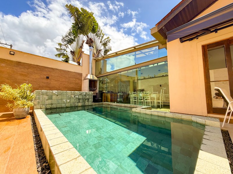 Casa ampla e aconchegante fora de Condom&iacute;nio em Juquehy - VENDA, LOCA&Ccedil;&Atilde;O DI&Aacute;RIA  São Sebastião - 