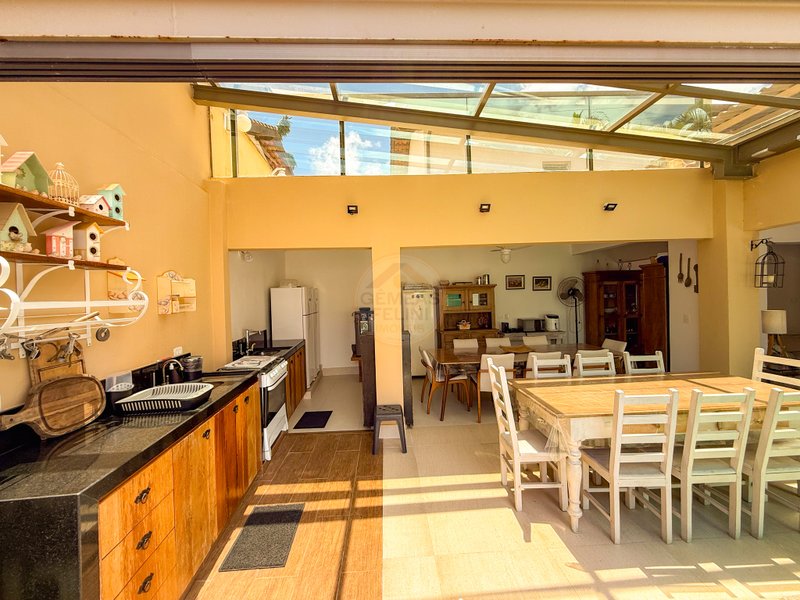 Casa ampla e aconchegante fora de Condom&iacute;nio em Juquehy - VENDA, LOCA&Ccedil;&Atilde;O DI&Aacute;RIA  São Sebastião - 