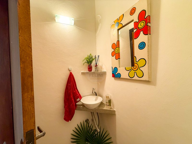 Casa ampla e aconchegante fora de Condom&iacute;nio em Juquehy - VENDA, LOCA&Ccedil;&Atilde;O DI&Aacute;RIA  São Sebastião - 