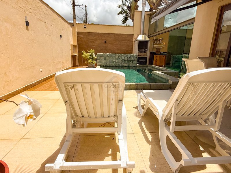 Casa ampla e aconchegante fora de Condom&iacute;nio em Juquehy - VENDA, LOCA&Ccedil;&Atilde;O DI&Aacute;RIA  São Sebastião - 