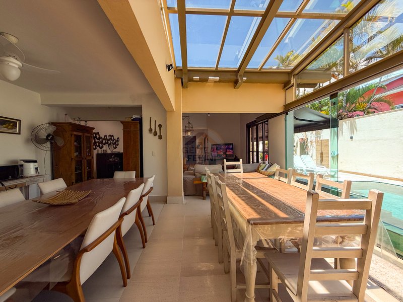 Casa ampla e aconchegante fora de Condom&iacute;nio em Juquehy - VENDA, LOCA&Ccedil;&Atilde;O DI&Aacute;RIA  São Sebastião - 