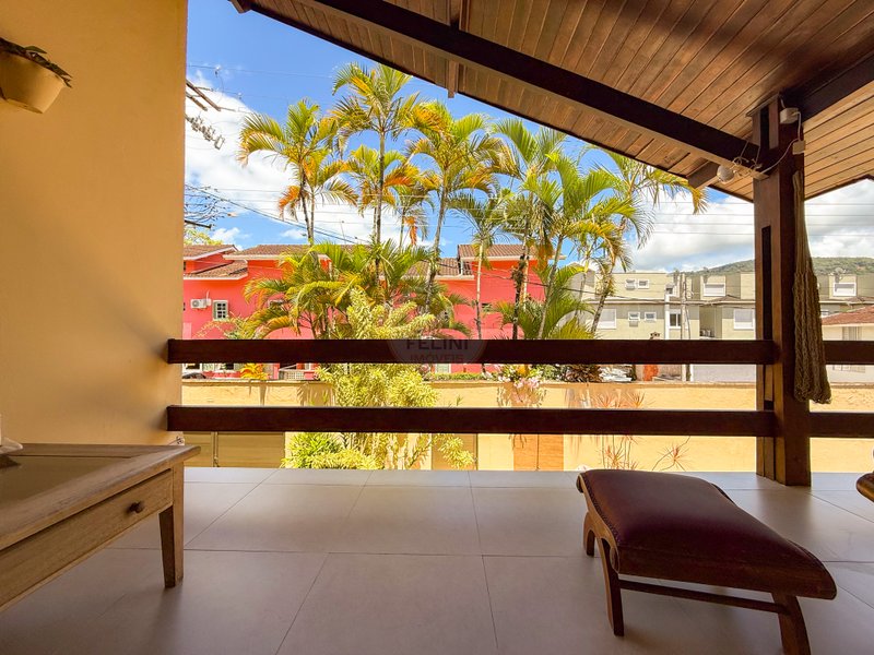 Casa ampla e aconchegante fora de Condom&iacute;nio em Juquehy - VENDA, LOCA&Ccedil;&Atilde;O DI&Aacute;RIA  São Sebastião - 