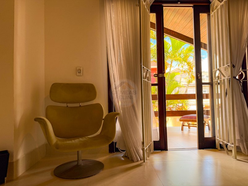 Casa ampla e aconchegante fora de Condom&iacute;nio em Juquehy - VENDA, LOCA&Ccedil;&Atilde;O DI&Aacute;RIA  São Sebastião - 