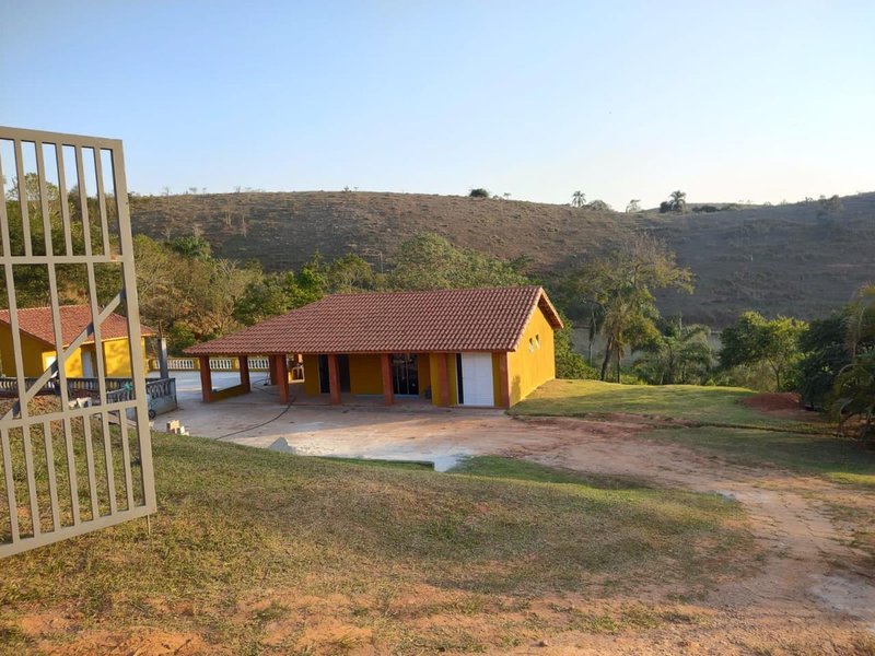 Chácara com piscina à venda no Bairro do Pinhal  Jacareí - 