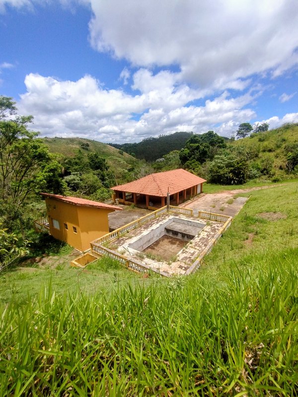 Chácara com piscina à venda no Bairro do Pinhal  Jacareí - 