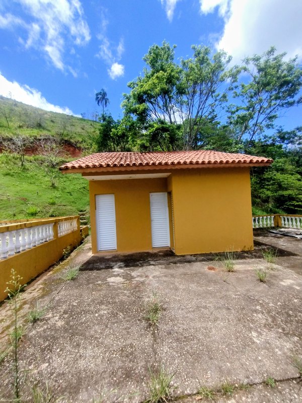 Chácara com piscina à venda no Bairro do Pinhal  Jacareí - 